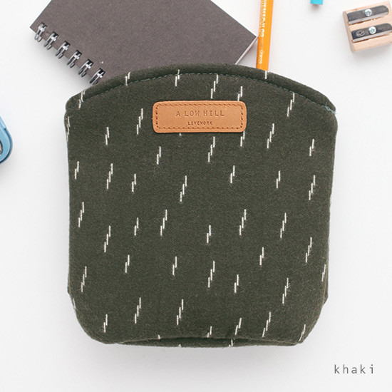 Khaki - A low hill basic winter half moon pouch