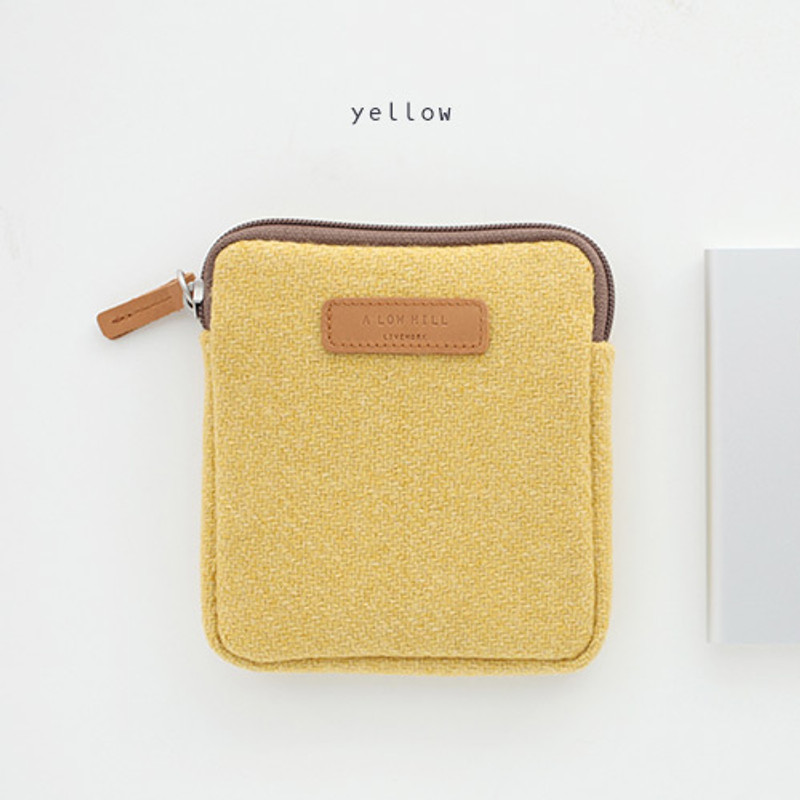 Yellow - A low hill basic winter square small pouch Yellow - A low hill basic winter square small pouch