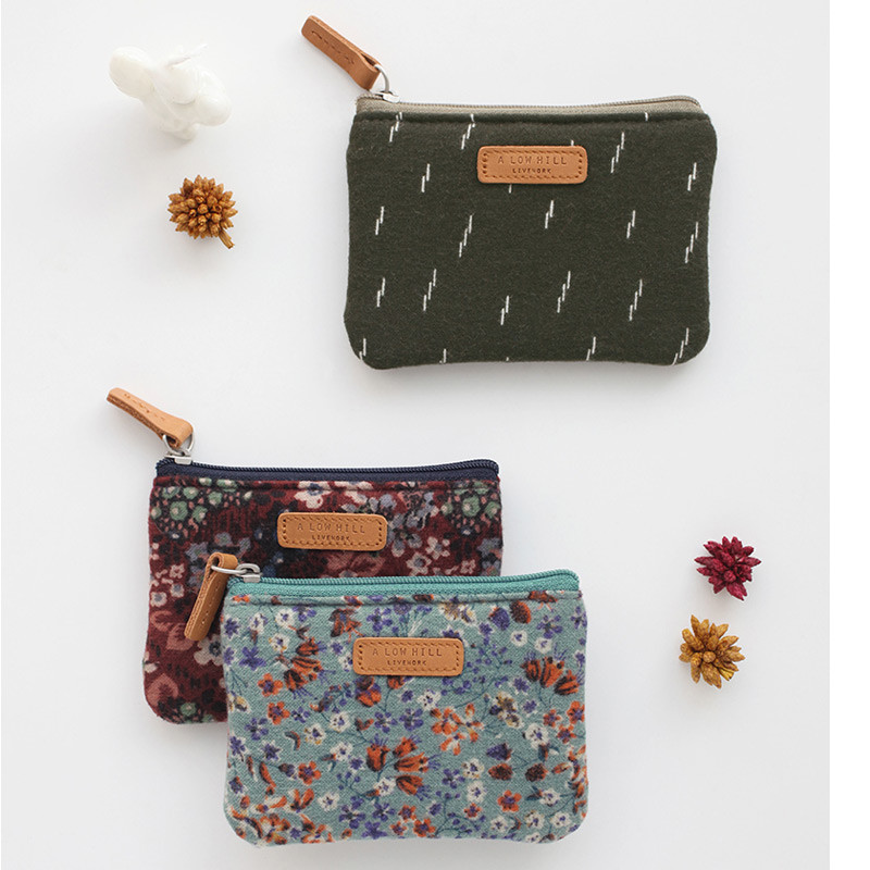 A low hill basic winter square coin case wallet