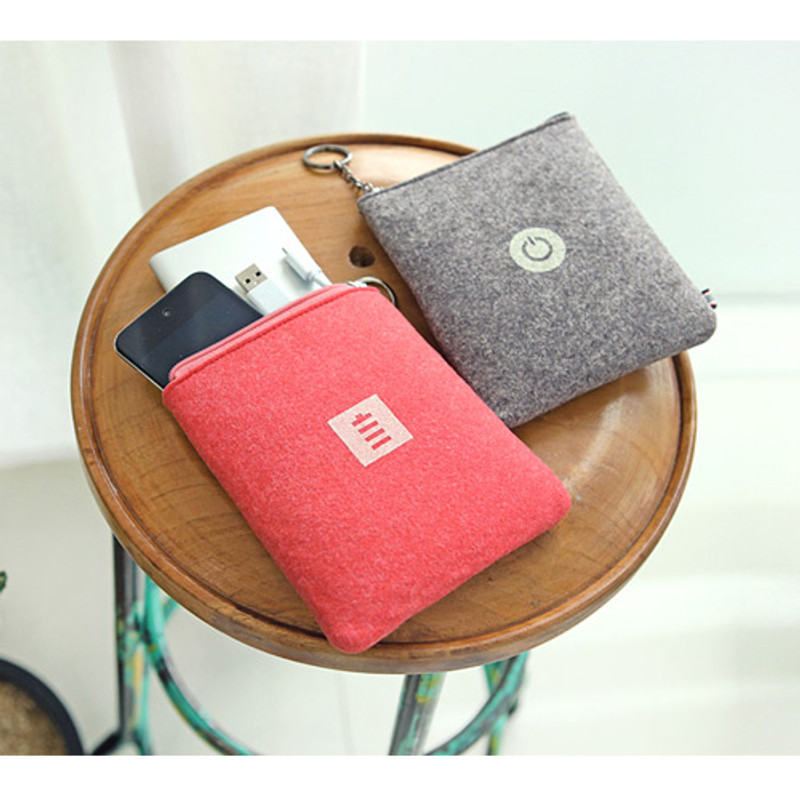 The basic felt charger pouch with key ring ver.4