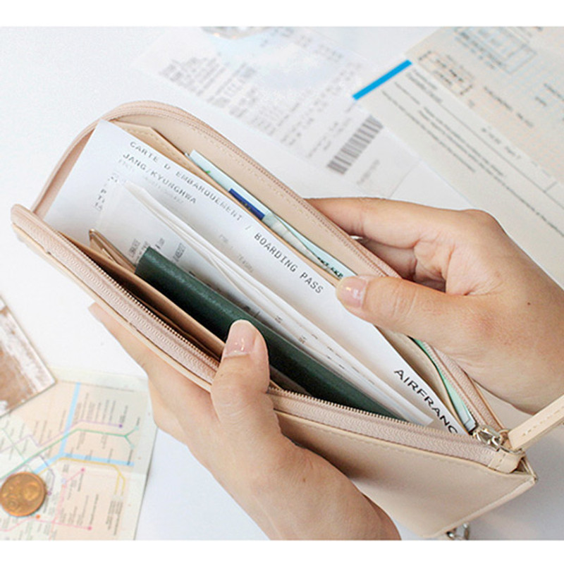 Inside of Bon voyage doux souvenir passport pouch Inside of Bon voyage doux souvenir passport pouch