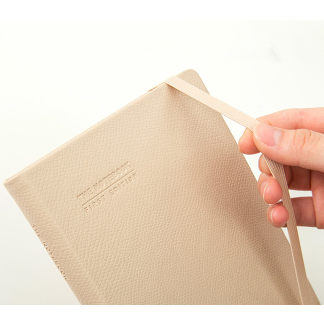 Elastic band closure