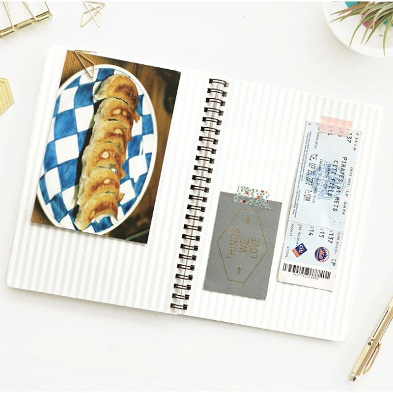 Pattern - Becoming wirebound undated weekly planner