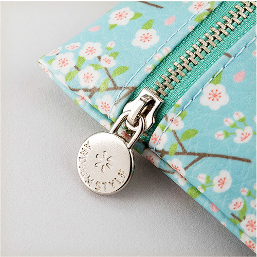 Detail of Flower pattern simple zipper pencil case
