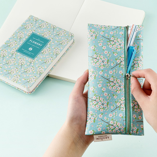 Flower pattern simple zipper pencil case