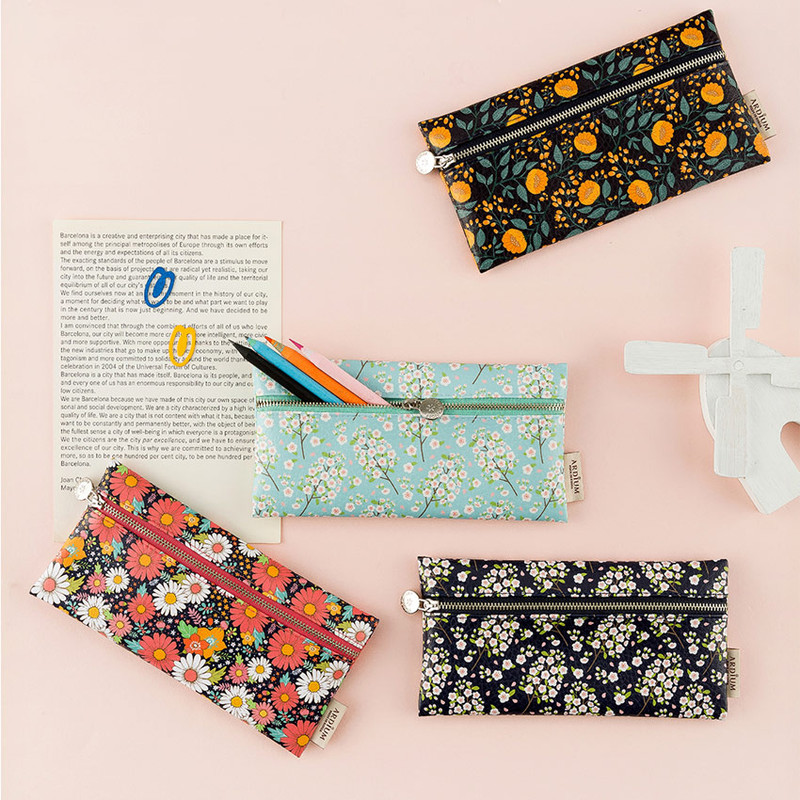 Flower pattern simple zipper pencil case