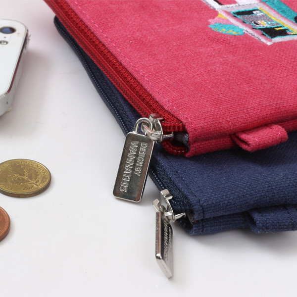 Detail of Tailorbird inpressive contrast car medium pouch 