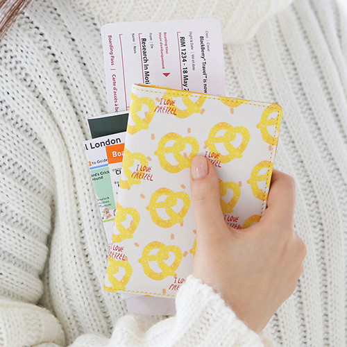 Pretzel - Rim pattern passport cover case