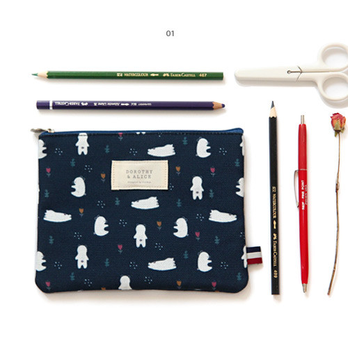 01 - Dorothy and Alice pattern multi zipper pouch
