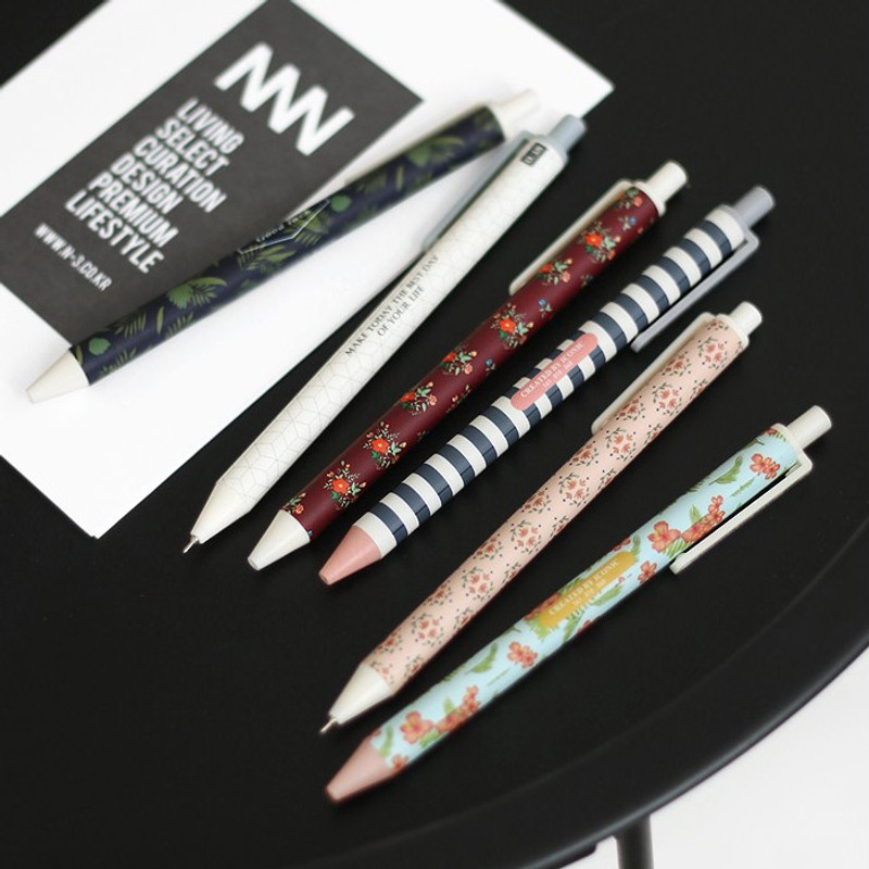 Unique pattern knock retractable pen