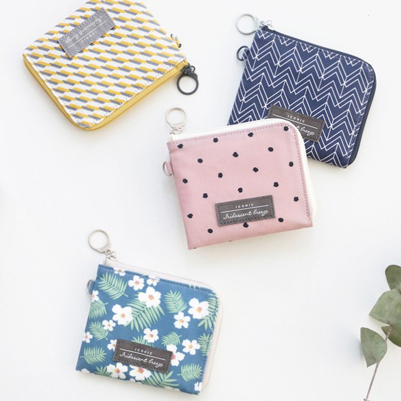 Comely pattern half zip around wallet Comely pattern half zip around wallet