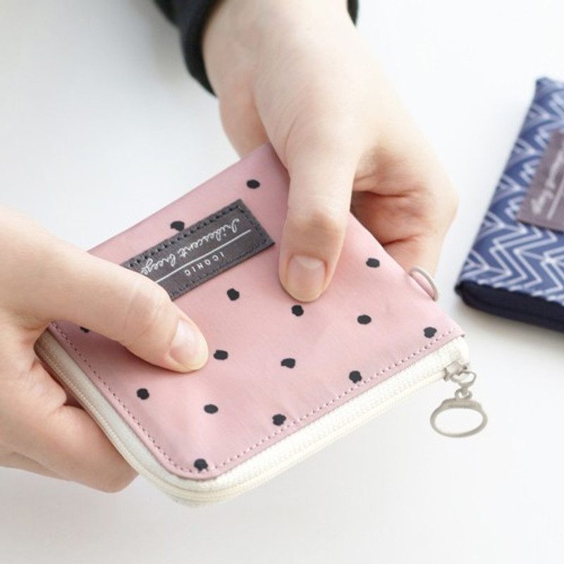 Comely pattern half zip around wallet Comely pattern half zip around wallet