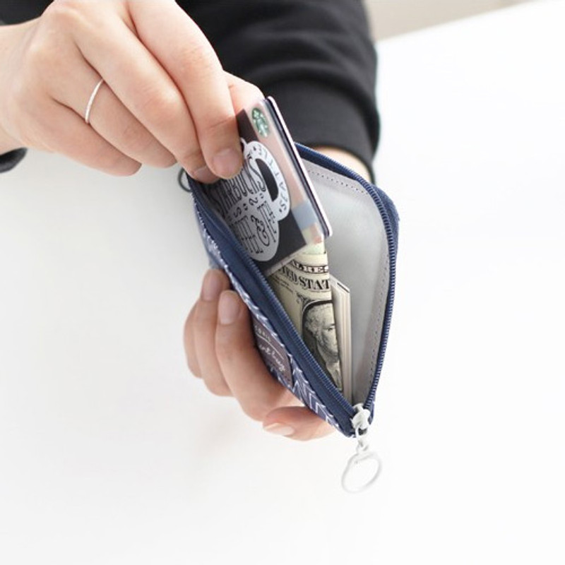 Comely pattern half zip around wallet Comely pattern half zip around wallet