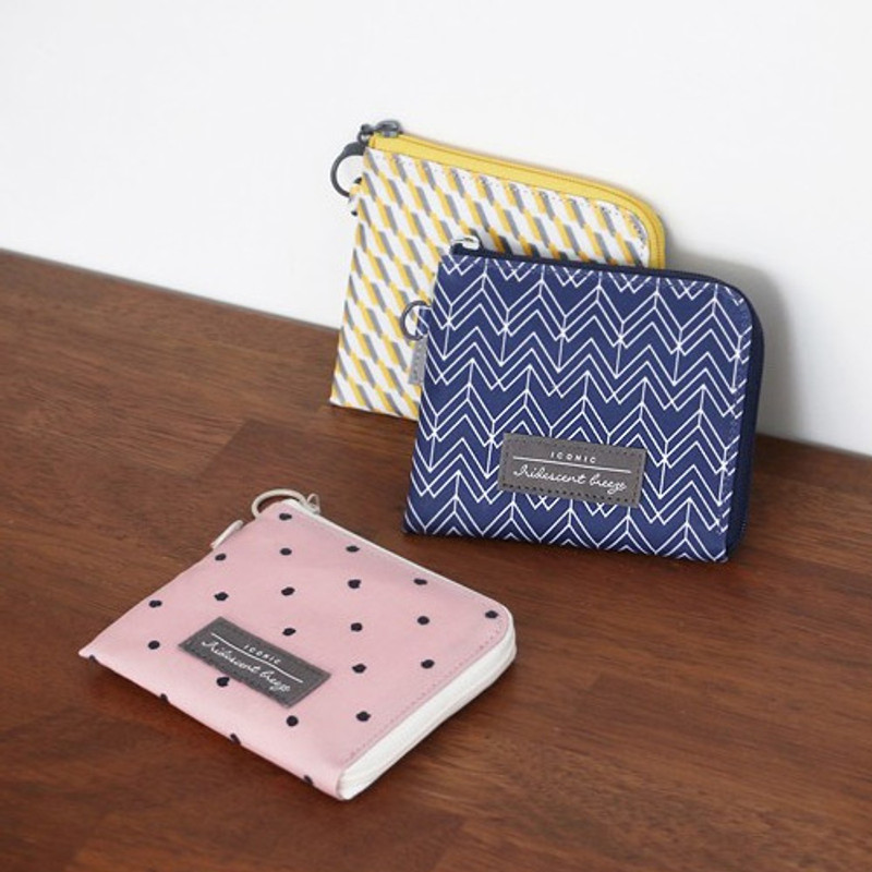 Comely pattern half zip around wallet Comely pattern half zip around wallet