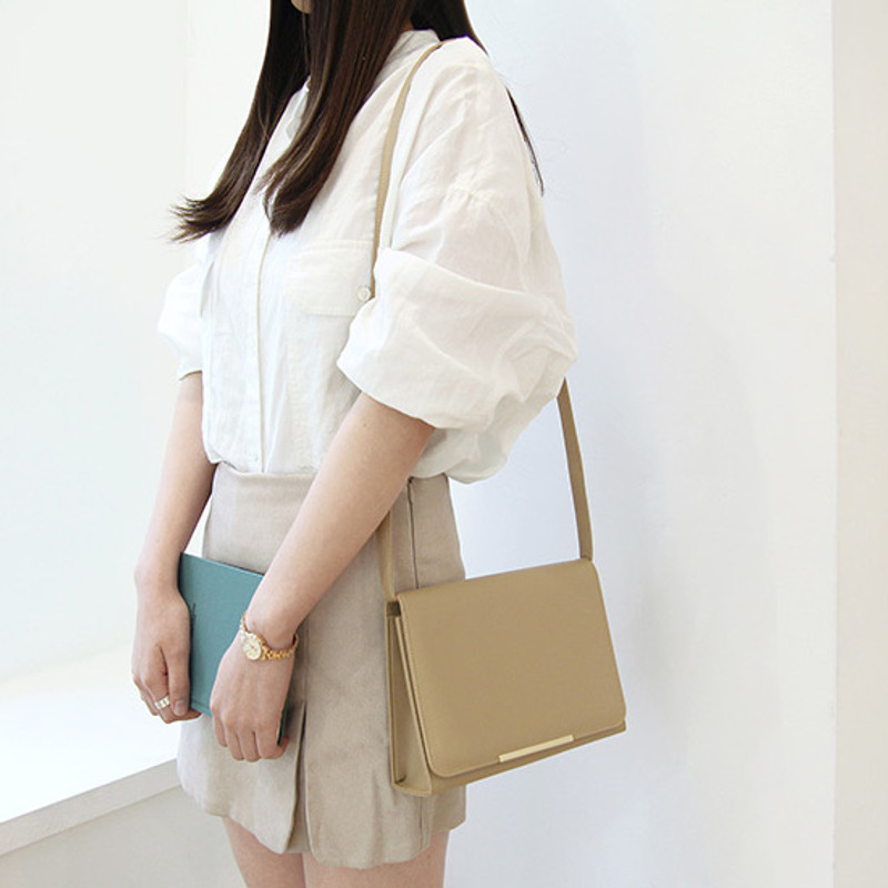 Beige - Classic Caily crossbody shoulder bag Beige - Classic Caily crossbody shoulder bag