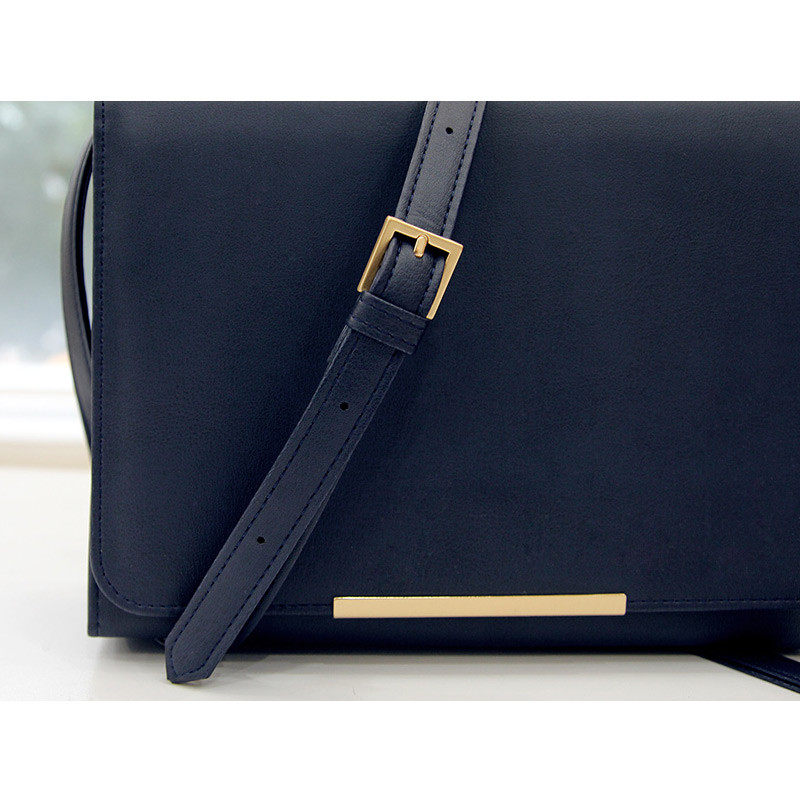 Adjustable shoulder strap Adjustable shoulder strap