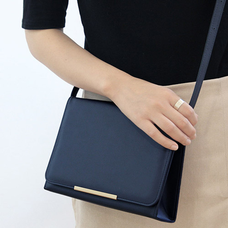 Deep navy - Classic Caily crossbody shoulder bag Deep navy - Classic Caily crossbody shoulder bag