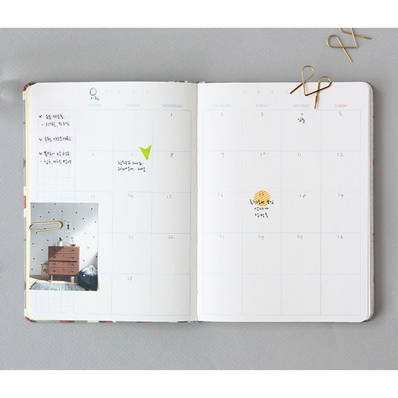 Monthly plan - Bonne promenade pattern undated planner Monthly plan - Bonne promenade pattern undated planner