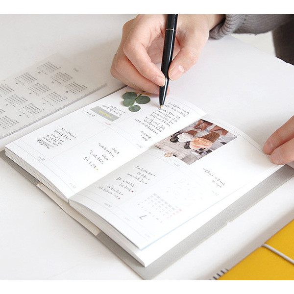 Weekly plan - 2017 Engage with life small dated diary