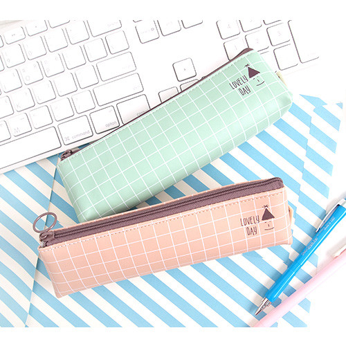 Pastel check pattern zipper pencil case