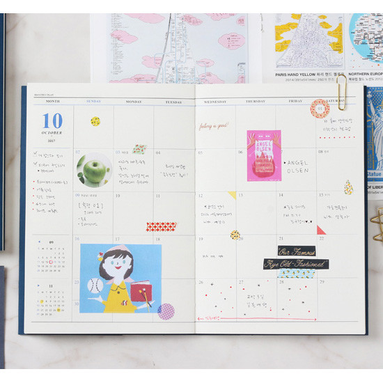 Monthly plan - 2017 The classic small dated monthly planner