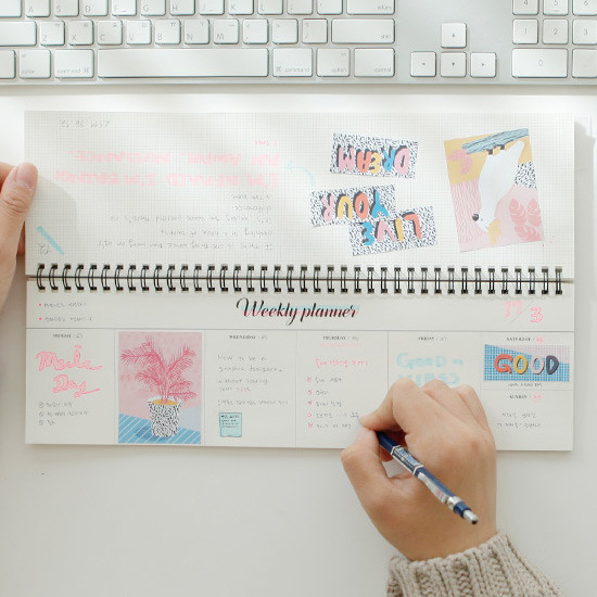 Wanna This Calli undated weekly desk planner 