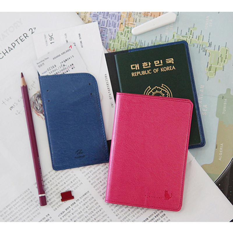 Plannary Darou and jamar passport case Plannary Darou and jamar passport case