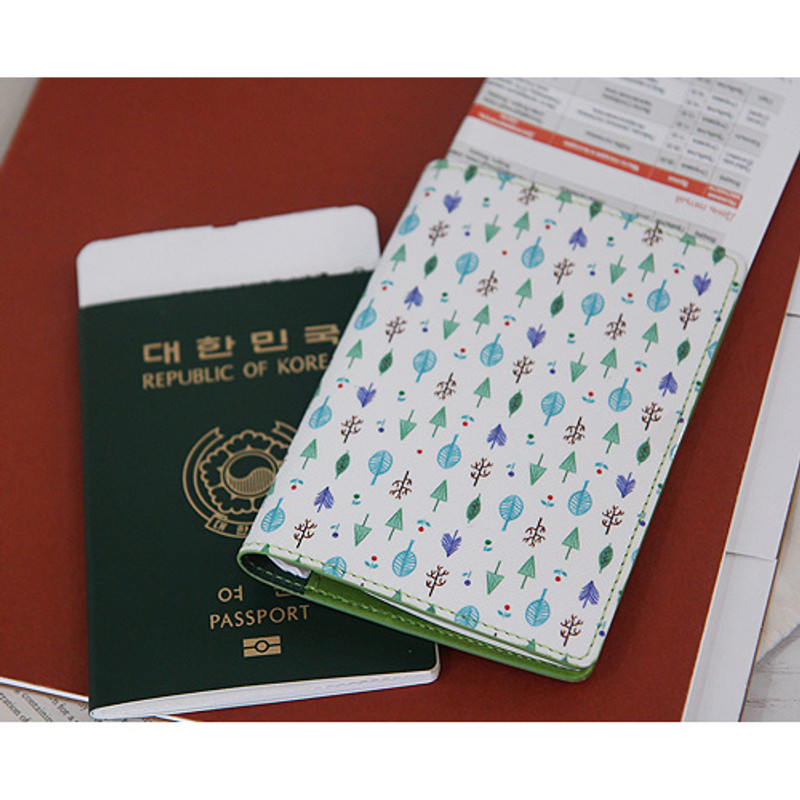 Plannary Darou and jamar passport case Plannary Darou and jamar passport case