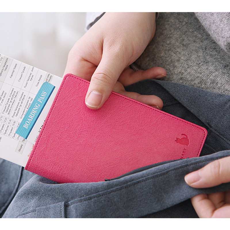 Plannary Darou and jamar passport case Plannary Darou and jamar passport case