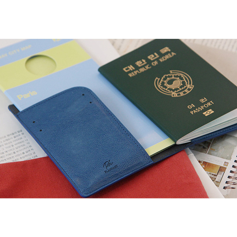 Plannary Darou and jamar passport case Plannary Darou and jamar passport case