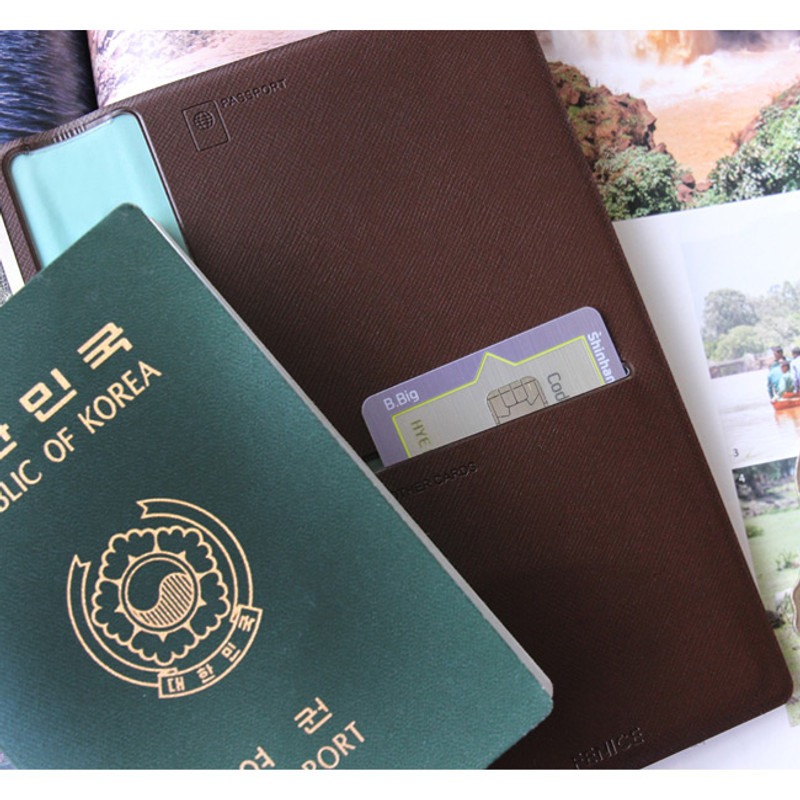 Fenice Simple RFID blocking medium passport cover