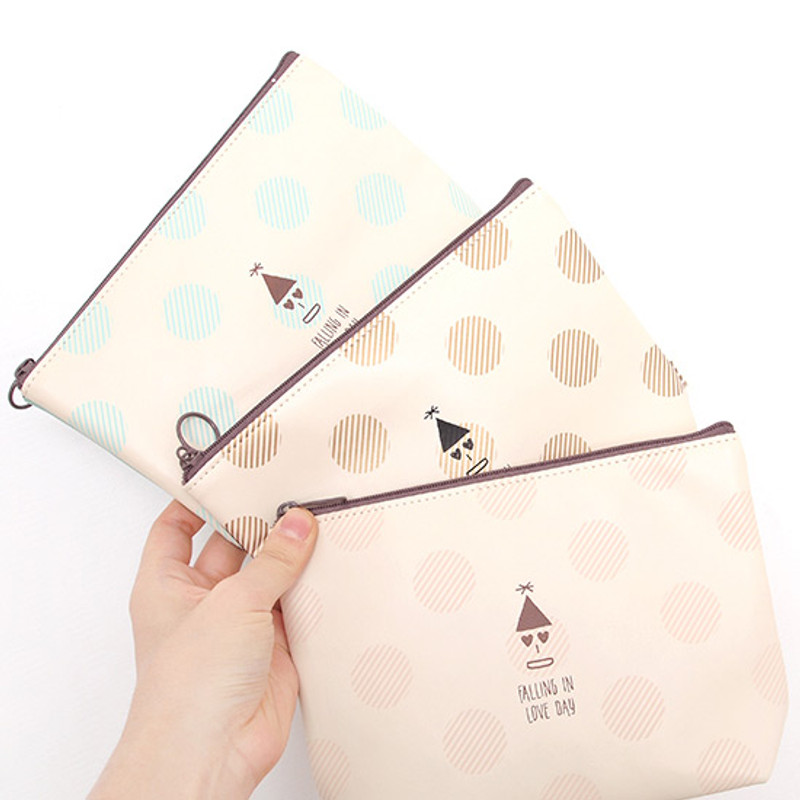 Falling in love day dot pattern zipper pouch 