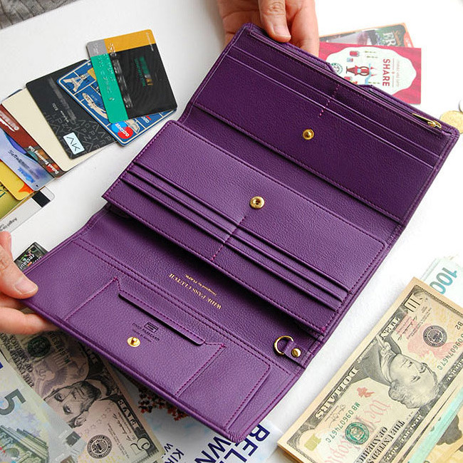 Wide pass slim clutch wallet