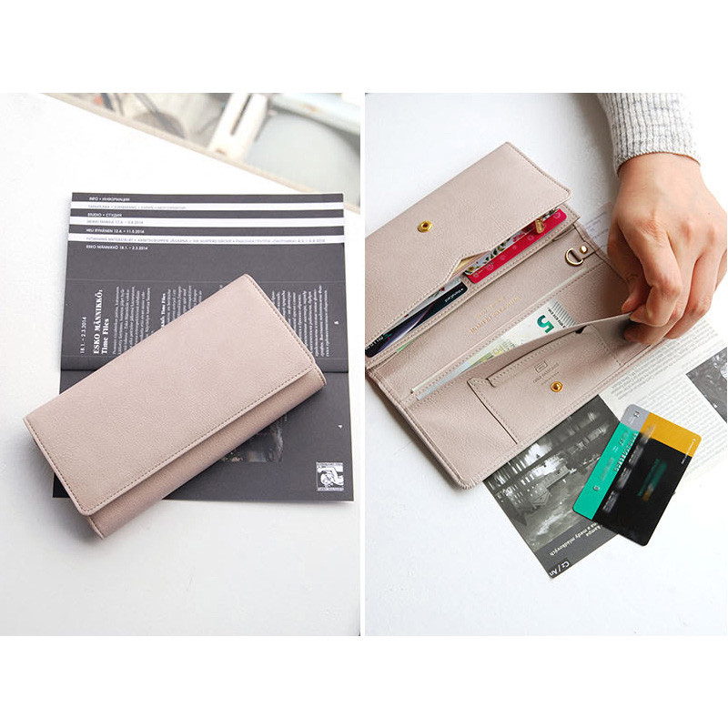 Wide pass slim clutch wallet