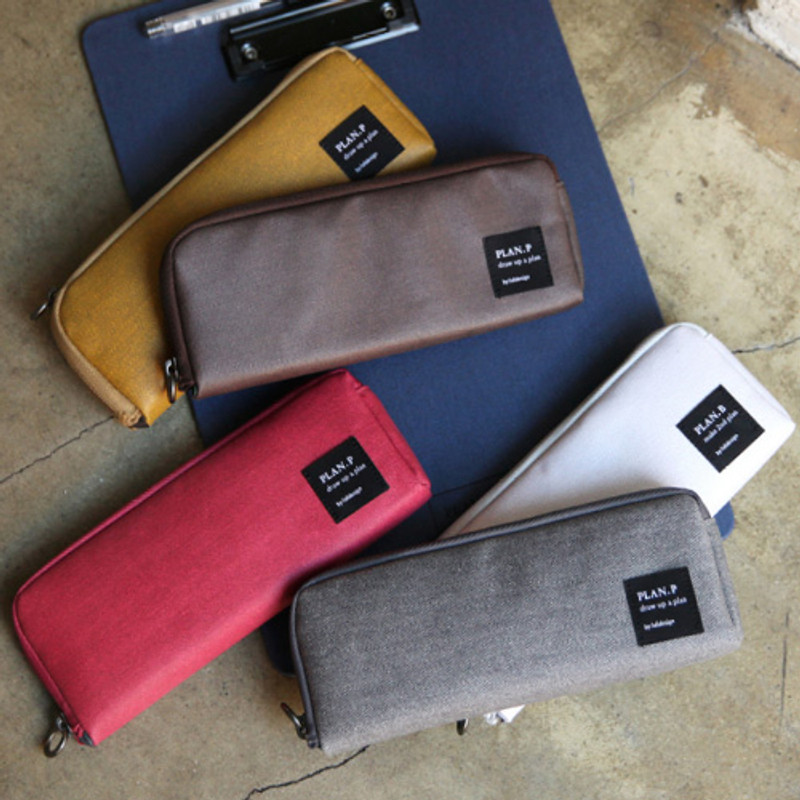 Byfulldesign Draw up a plan half zip around pencil pouch Byfulldesign Draw up a plan half zip around pencil pouch