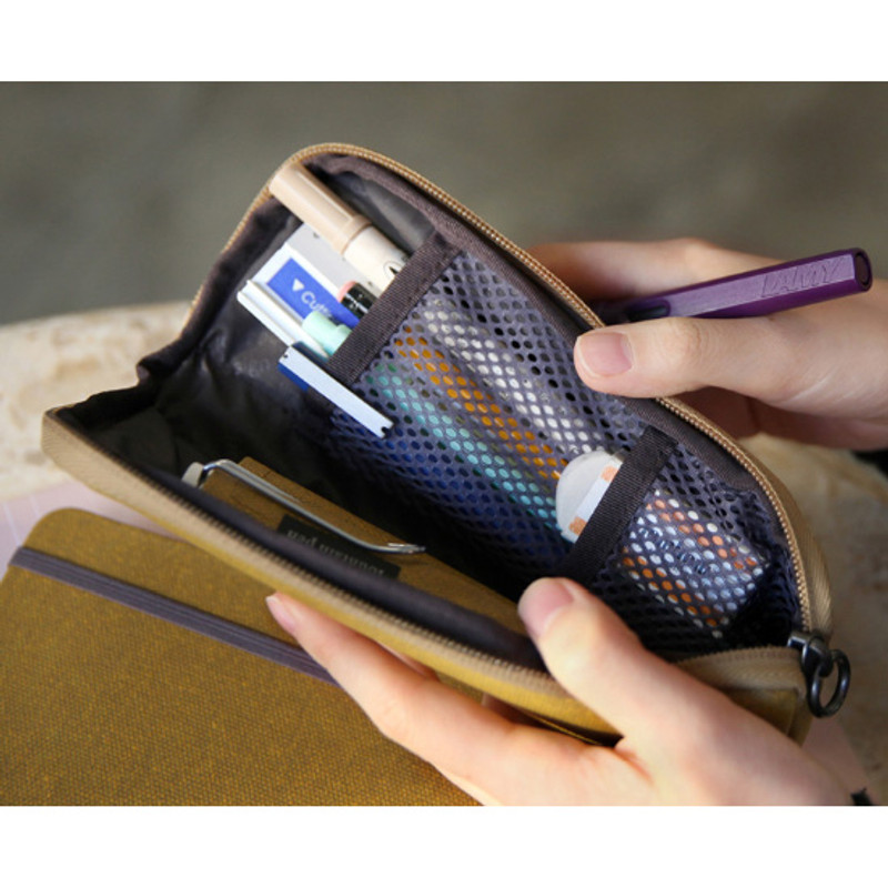 Byfulldesign Draw up a plan half zip around pencil pouch Byfulldesign Draw up a plan half zip around pencil pouch