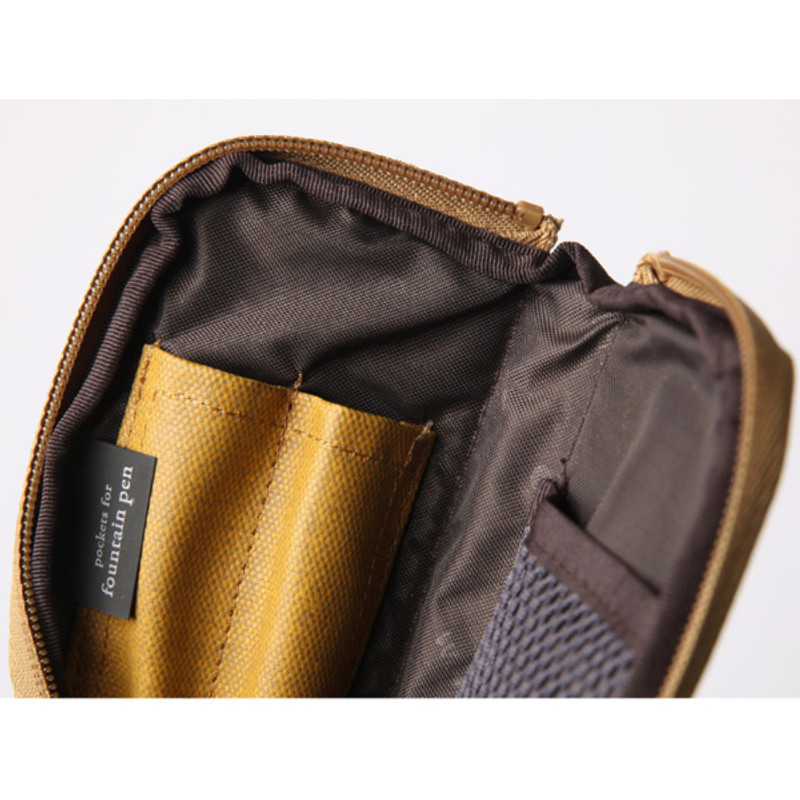 Byfulldesign Draw up a plan half zip around pencil pouch Byfulldesign Draw up a plan half zip around pencil pouch