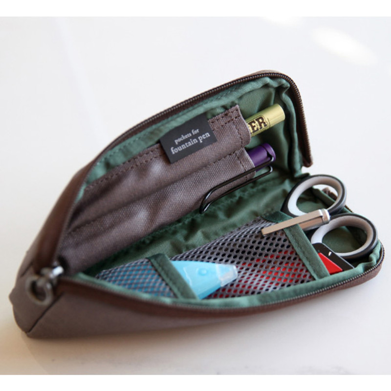 Byfulldesign Draw up a plan half zip around pencil pouch Byfulldesign Draw up a plan half zip around pencil pouch