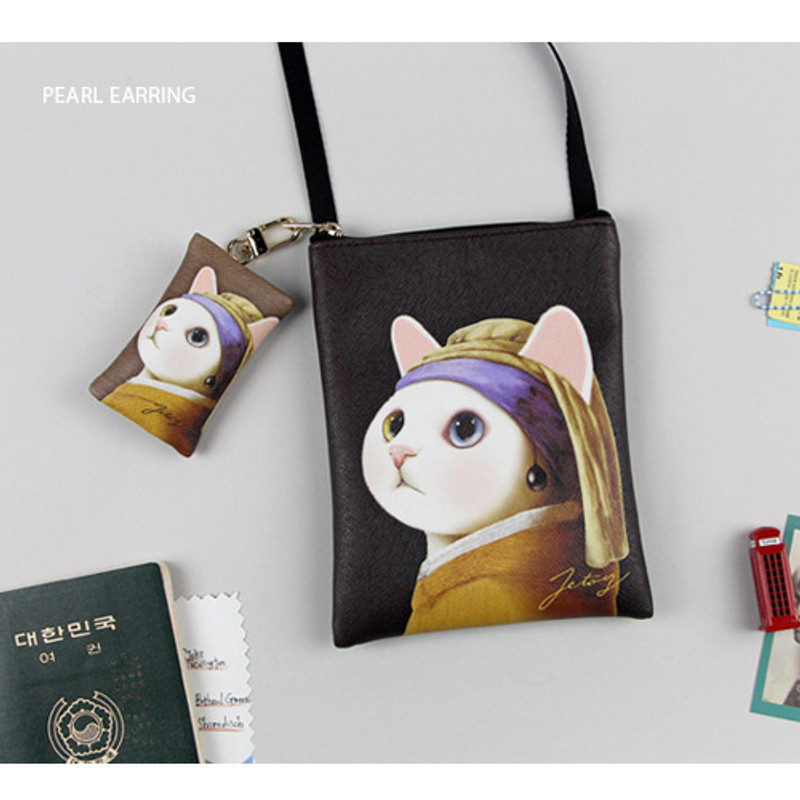 Pearl earring - Choo Choo cat small crossbody bag ver.2 Pearl earring - Choo Choo cat small crossbody bag ver.2