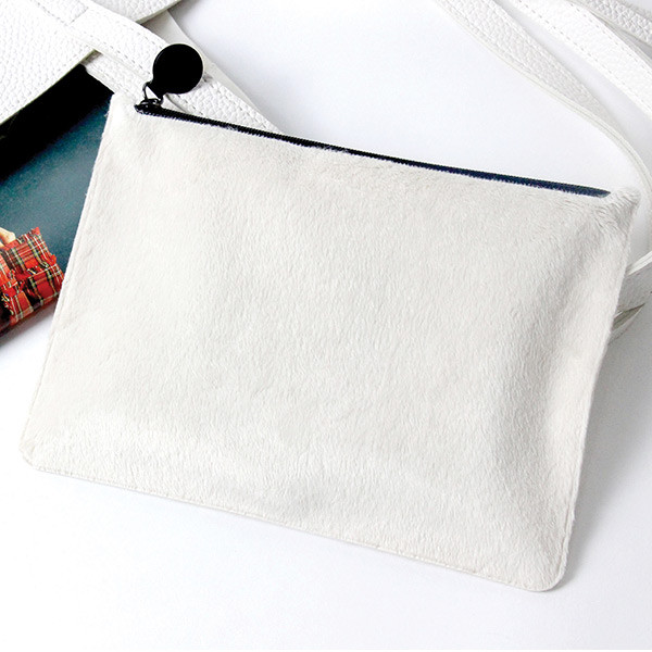 Ivory - Fenice Seamless fur zipper multi pouch