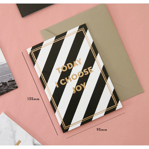 Size of Gold accent message card with envelope