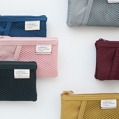 A low hill basic mesh pocket small pouch