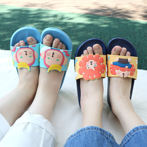 Hellogeeks petite PVC slide sandal