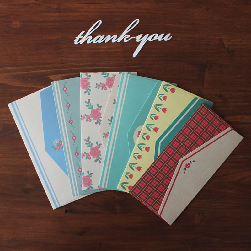 Retro pattern envelope set
