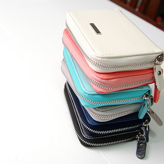 Simple zippered accordion card wallet