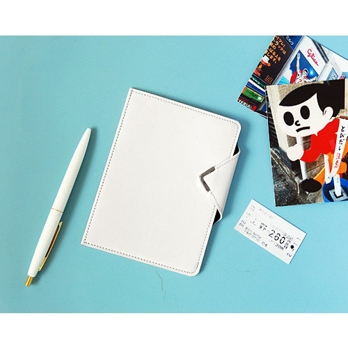 Cream - Simple passport holder with magnetic snap closure 