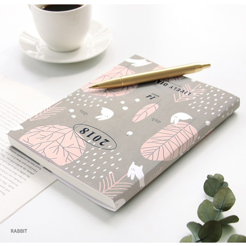 Rabbit - 2018 Lively pattern dated weekly diary