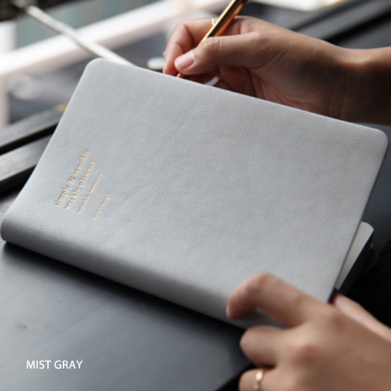 Mist gray - 2018 Notable memory medium dated weekly planner Mist gray - 2018 Notable memory medium dated weekly planner