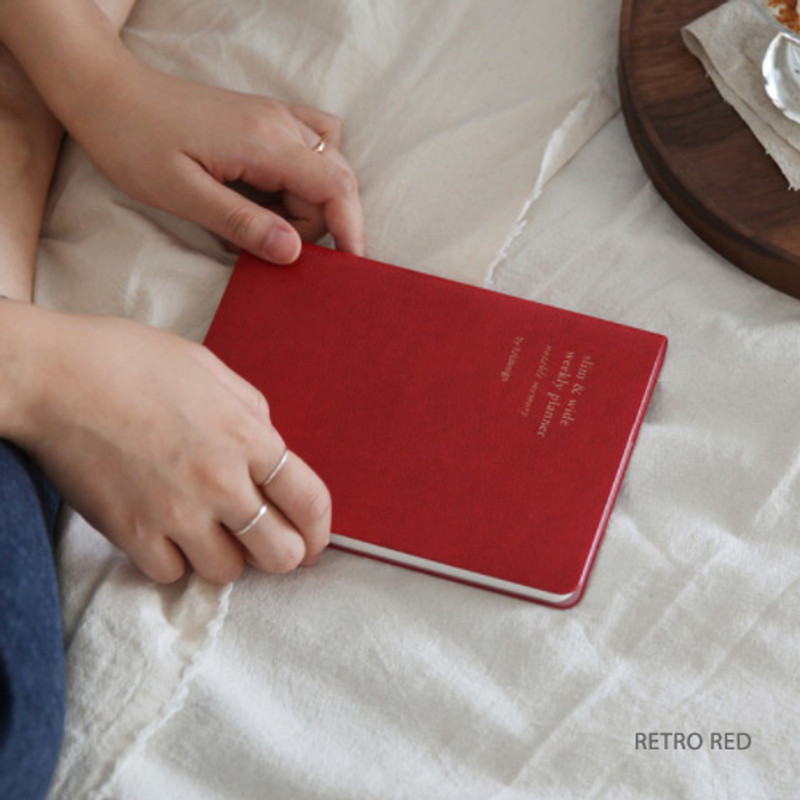 Retro red - 2018 Notable memory slim small dated weekly planner Retro red - 2018 Notable memory slim small dated weekly planner