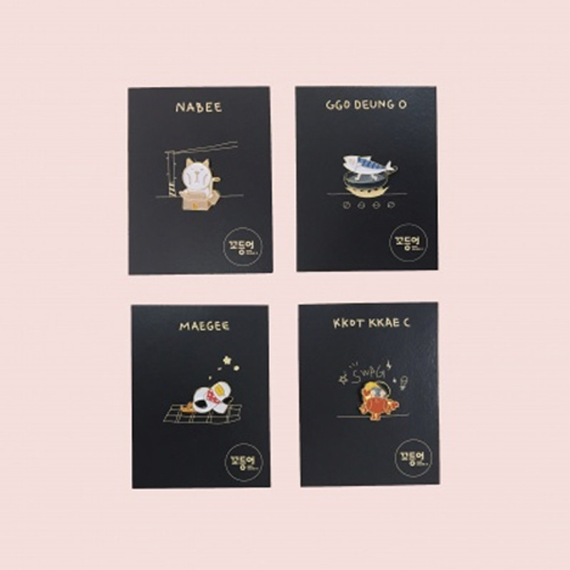 DESIGN IVY Ggo deung o friends gold line pin badge